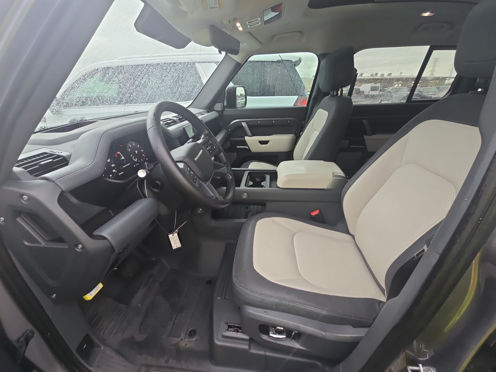 2024 Land Rover Defender 130 X-Dynamic SE AWD