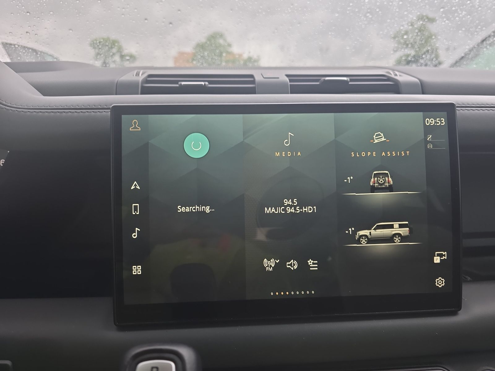 2024 Land Rover Defender 130 X-Dynamic SE AWD