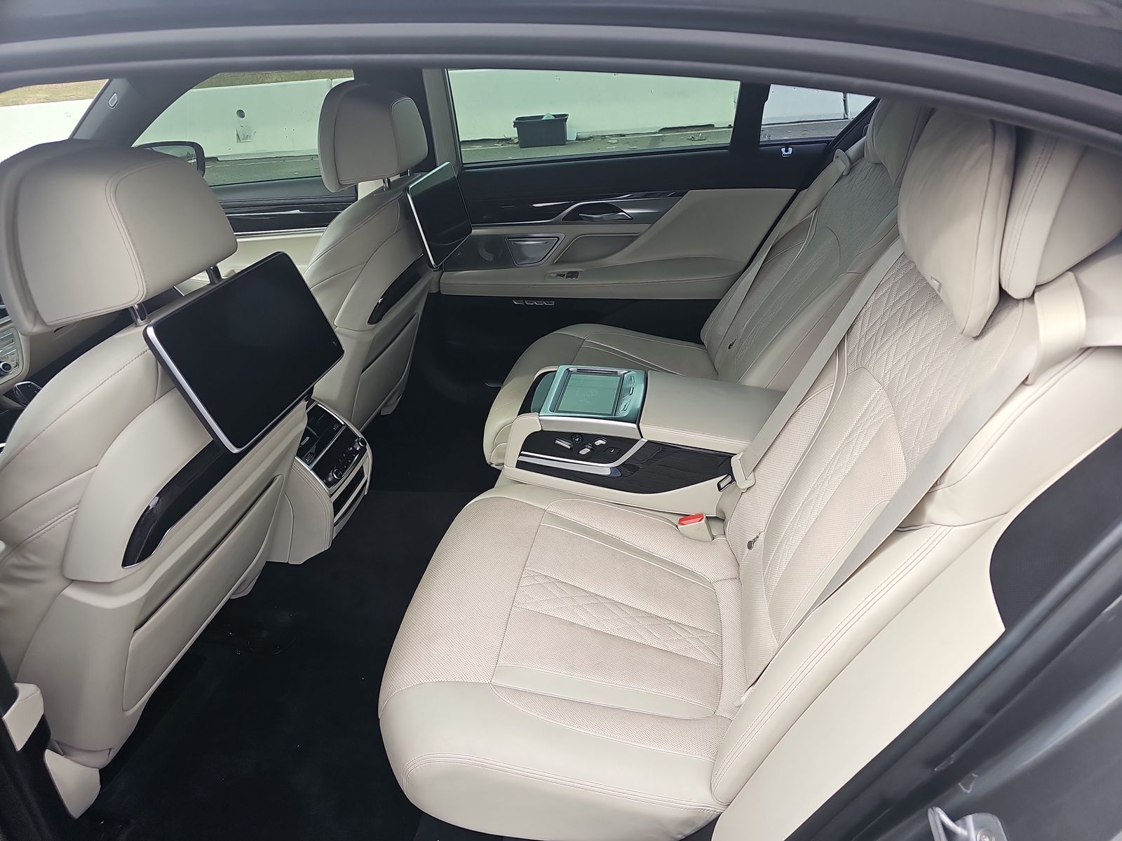 2016 BMW 7 Series 750i xDrive AWD