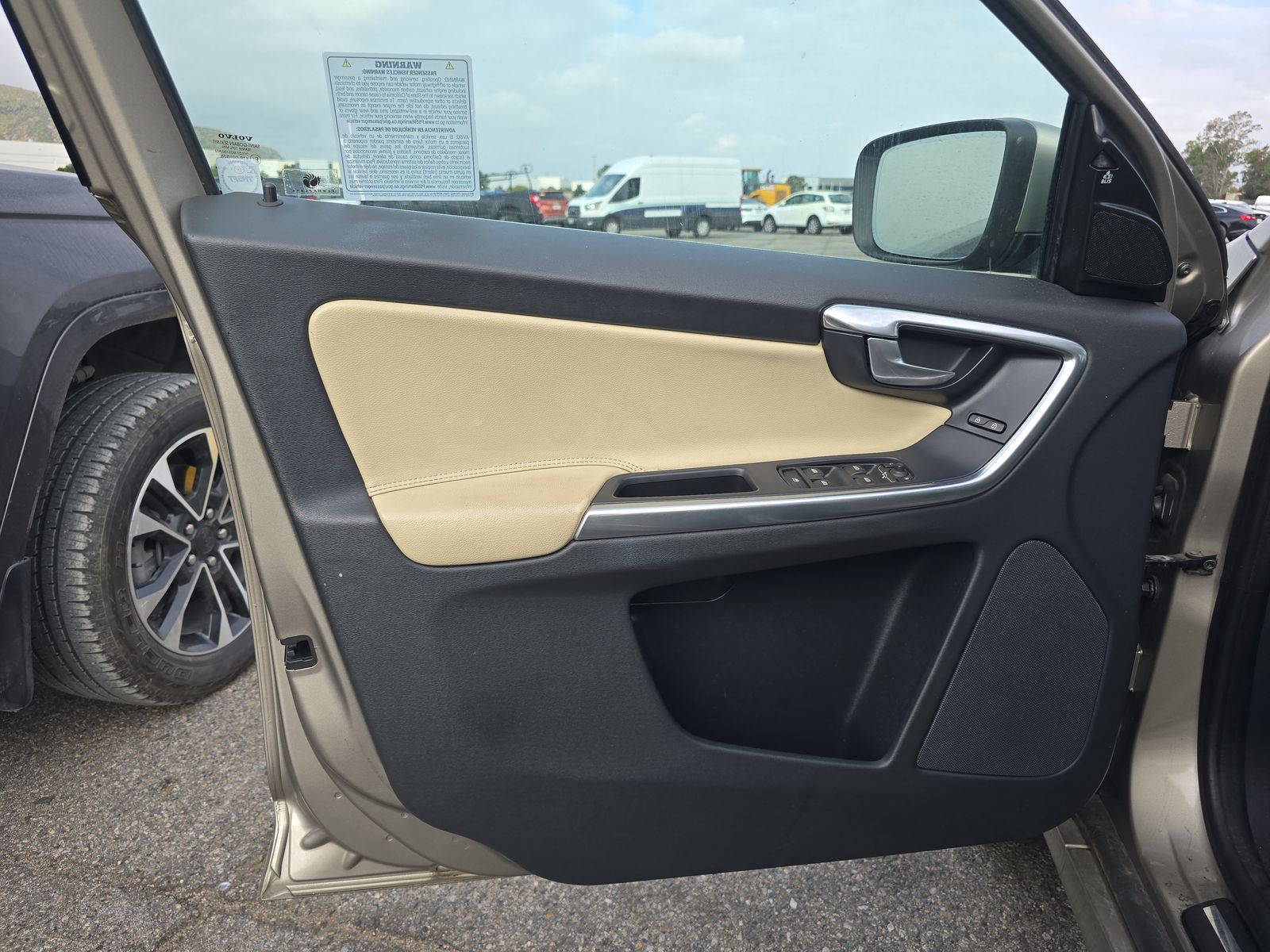 2016 Volvo XC60 T5 Platinum FWD