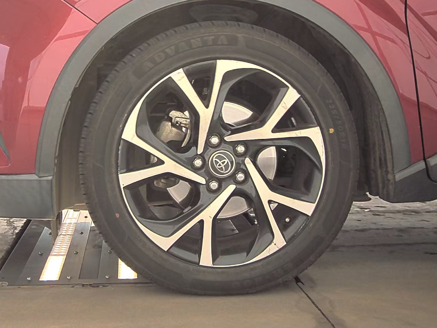 2018 Toyota C-HR XLE Premium FWD