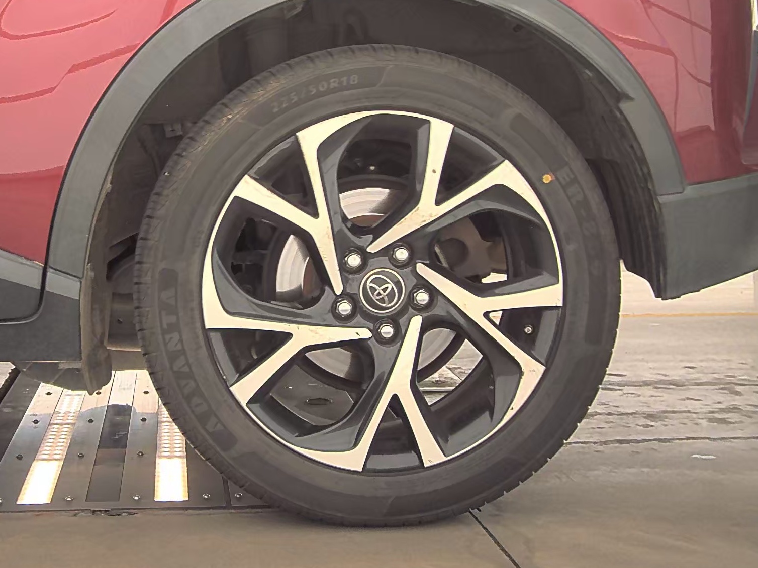 2018 Toyota C-HR XLE Premium FWD