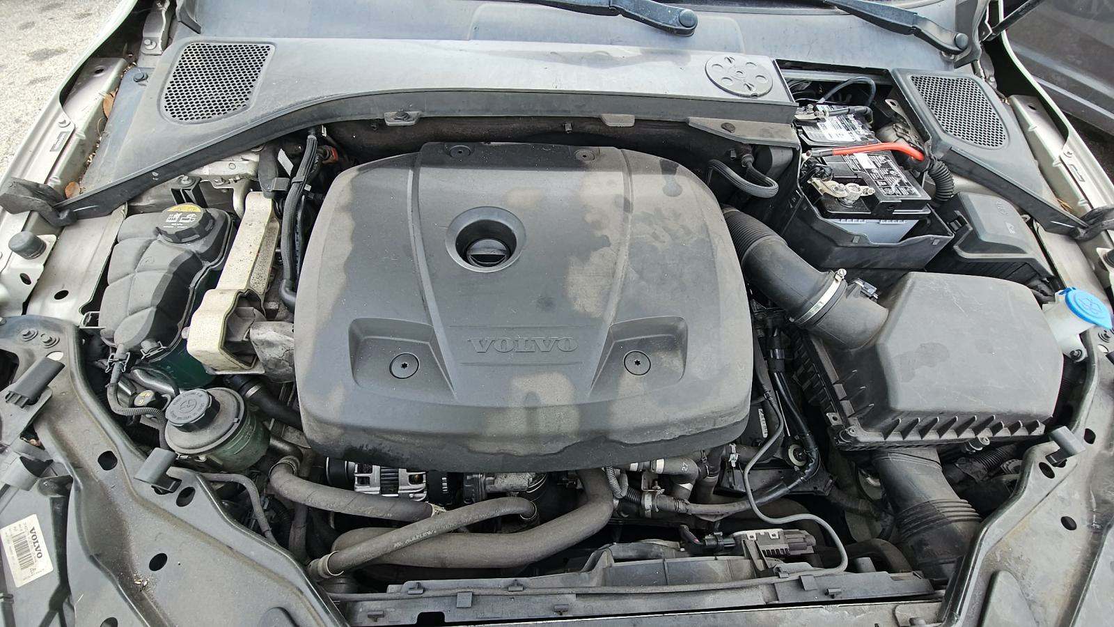 2016 Volvo XC60 T5 Platinum FWD