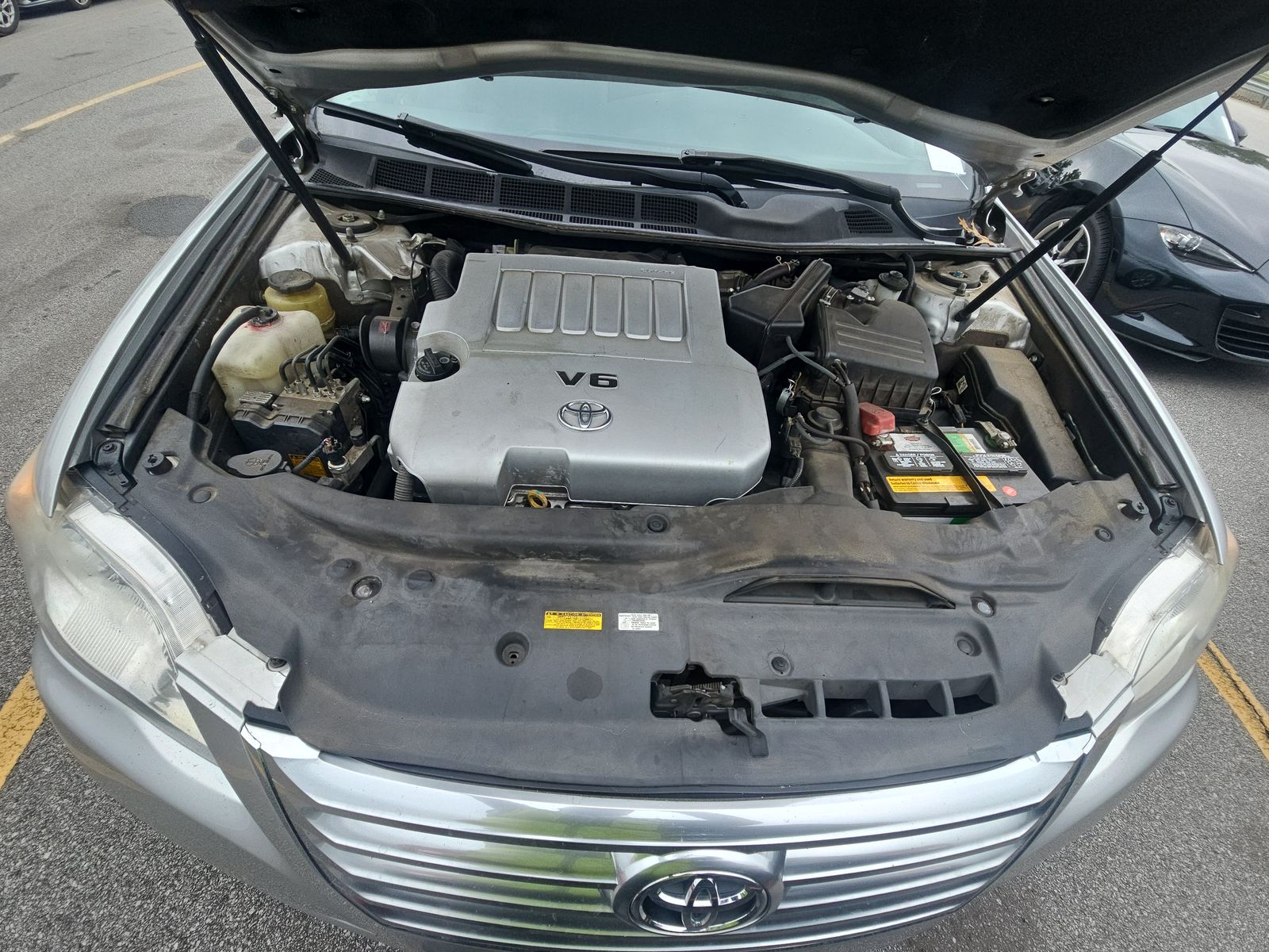 2010 Toyota Avalon XLS FWD