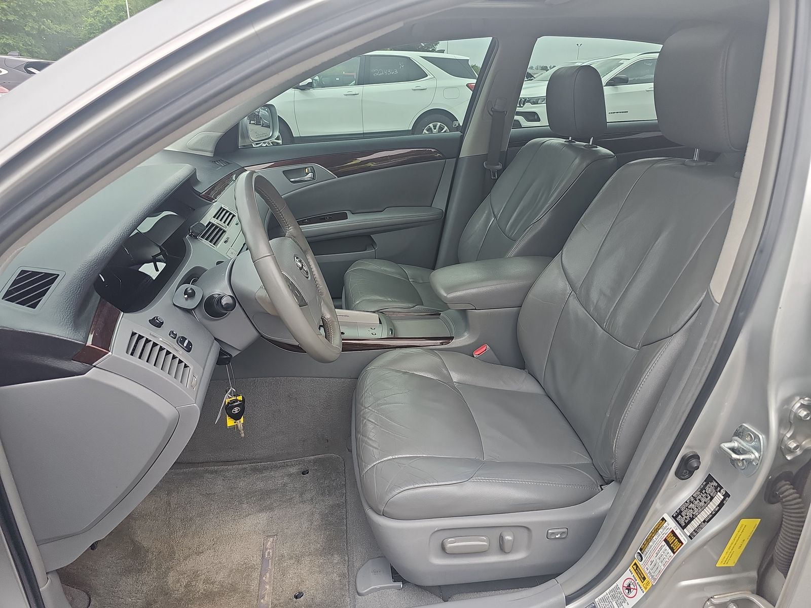 2010 Toyota Avalon XLS FWD