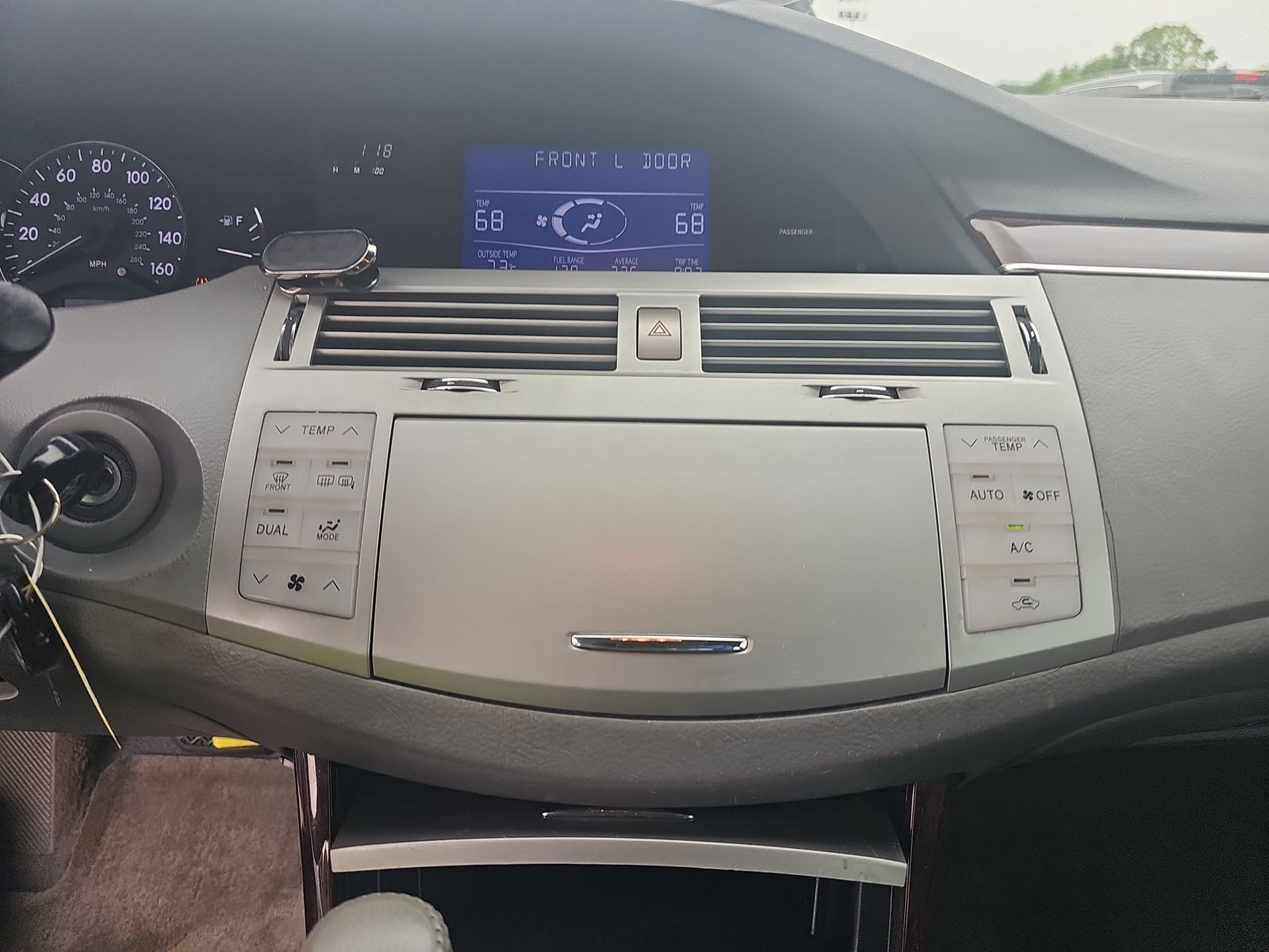 2010 Toyota Avalon XLS FWD