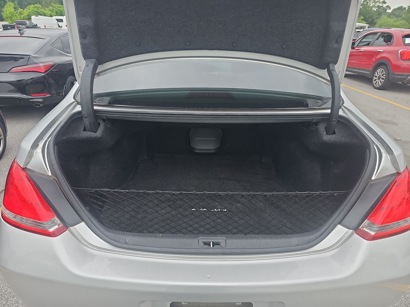 2010 Toyota Avalon XLS FWD