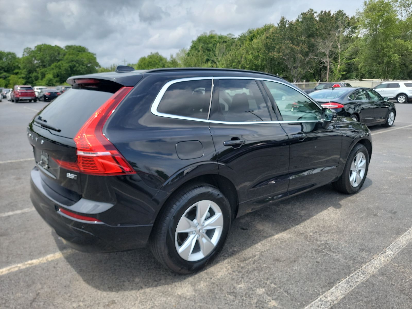 2022 Volvo XC60 B5 Momentum AWD
