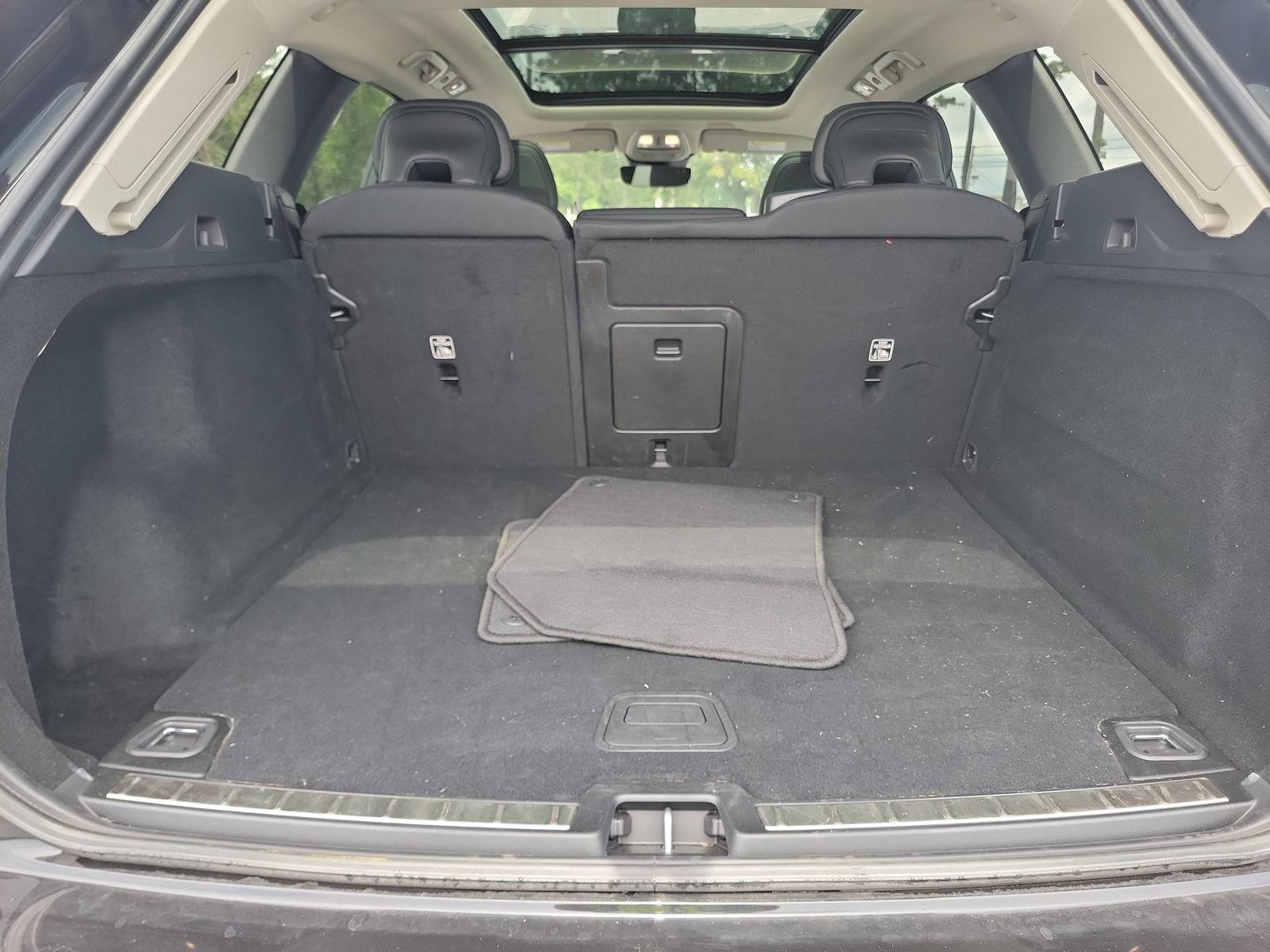 2022 Volvo XC60 B5 Momentum AWD