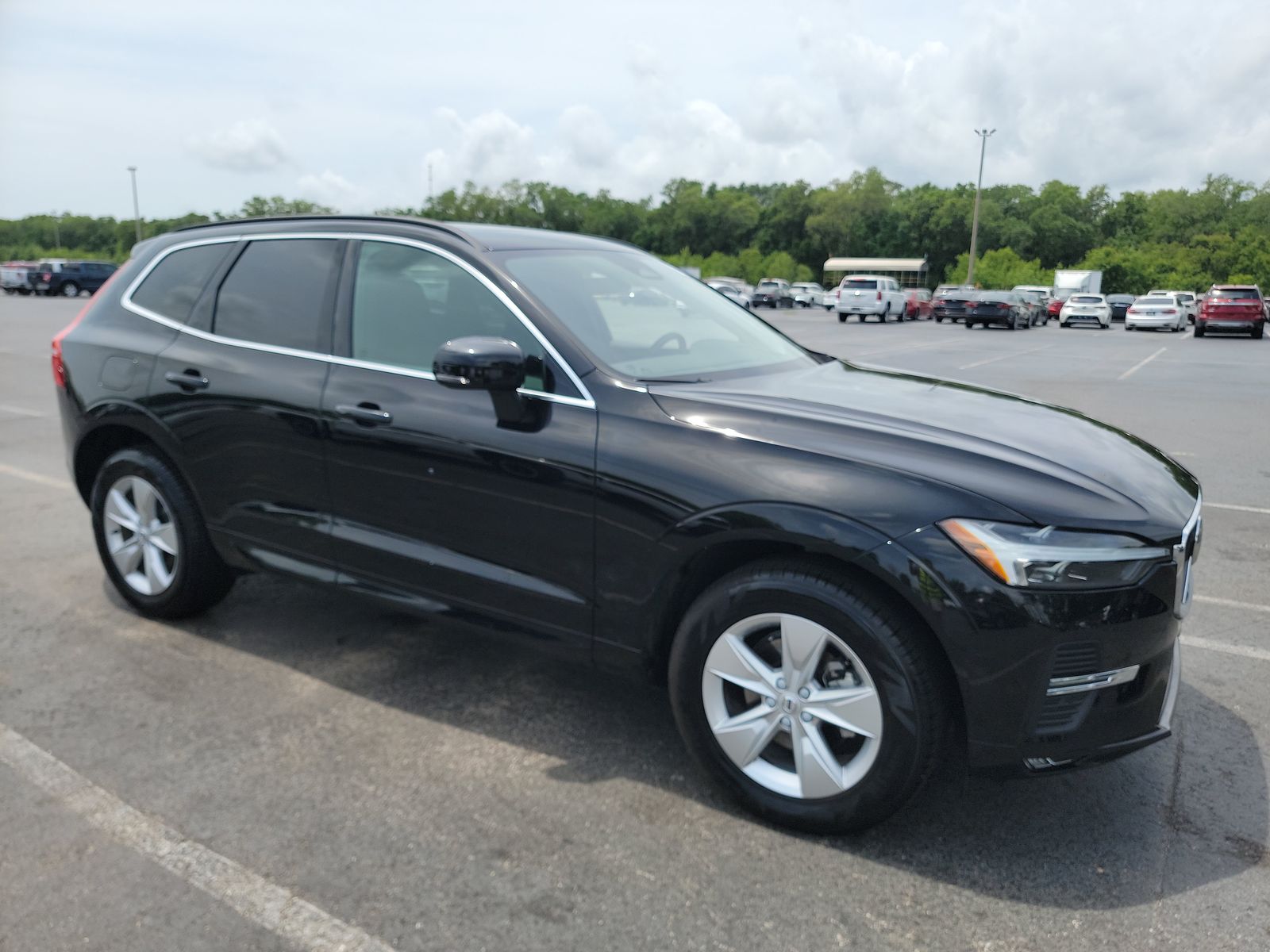 2022 Volvo XC60 B5 Momentum AWD
