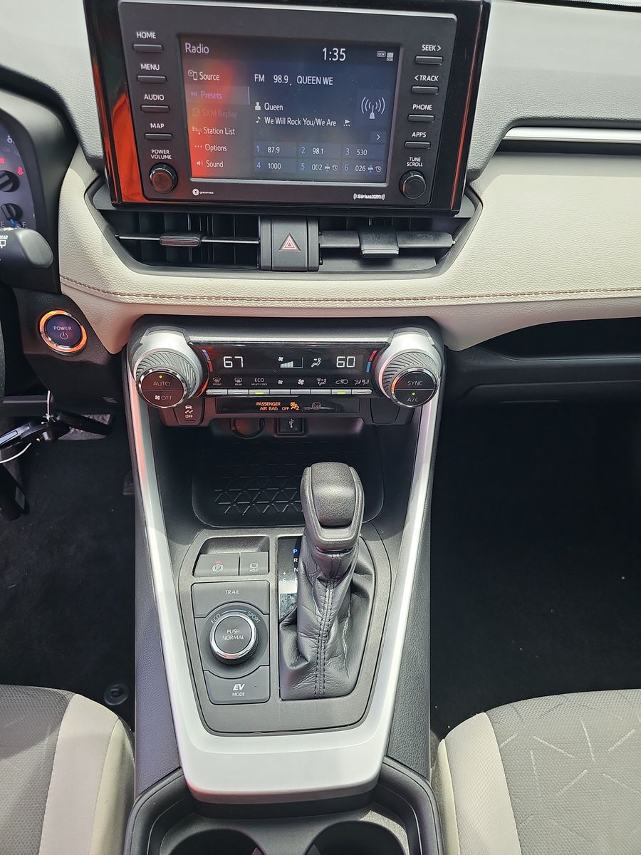 2021 Toyota RAV4 Hybrid XLE AWD