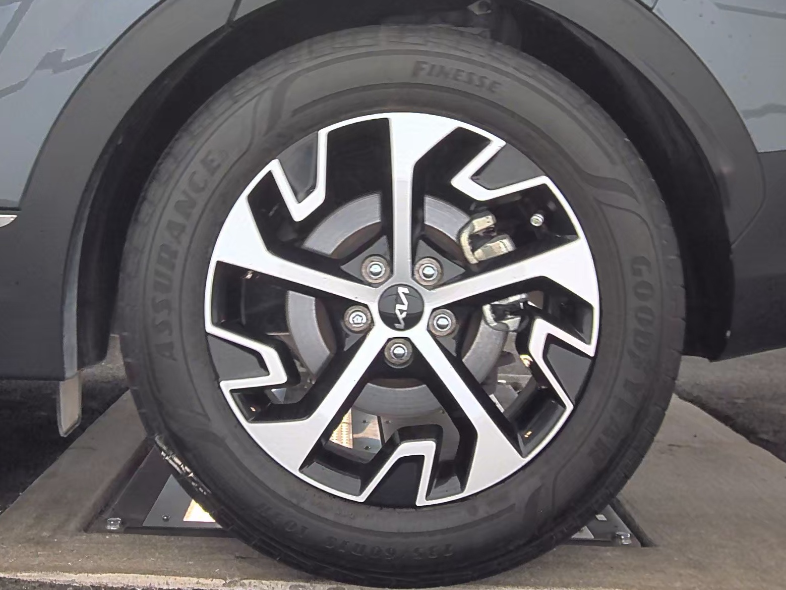 2023 Kia Sportage EX FWD
