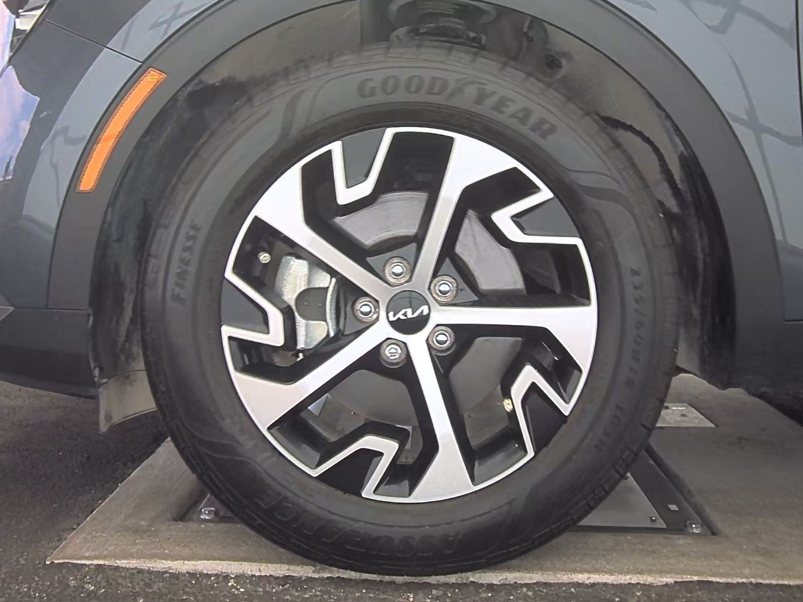 2023 Kia Sportage EX FWD