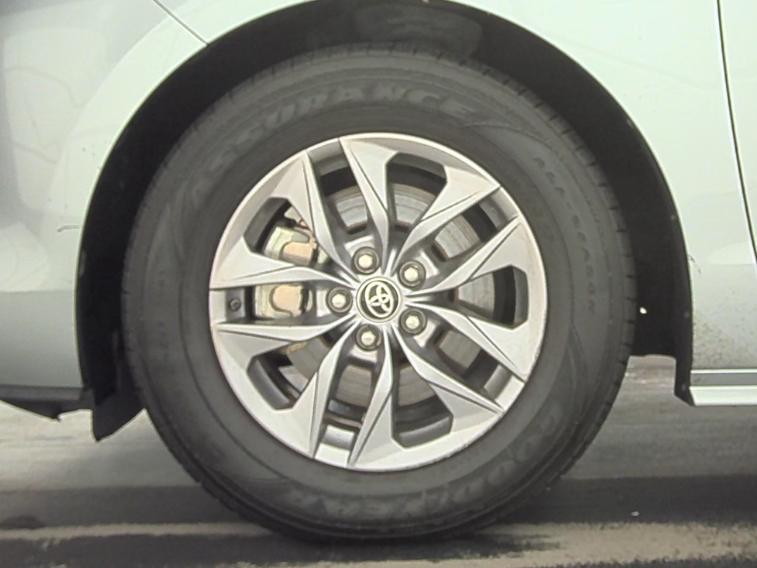 2021 Toyota Sienna XLE FWD