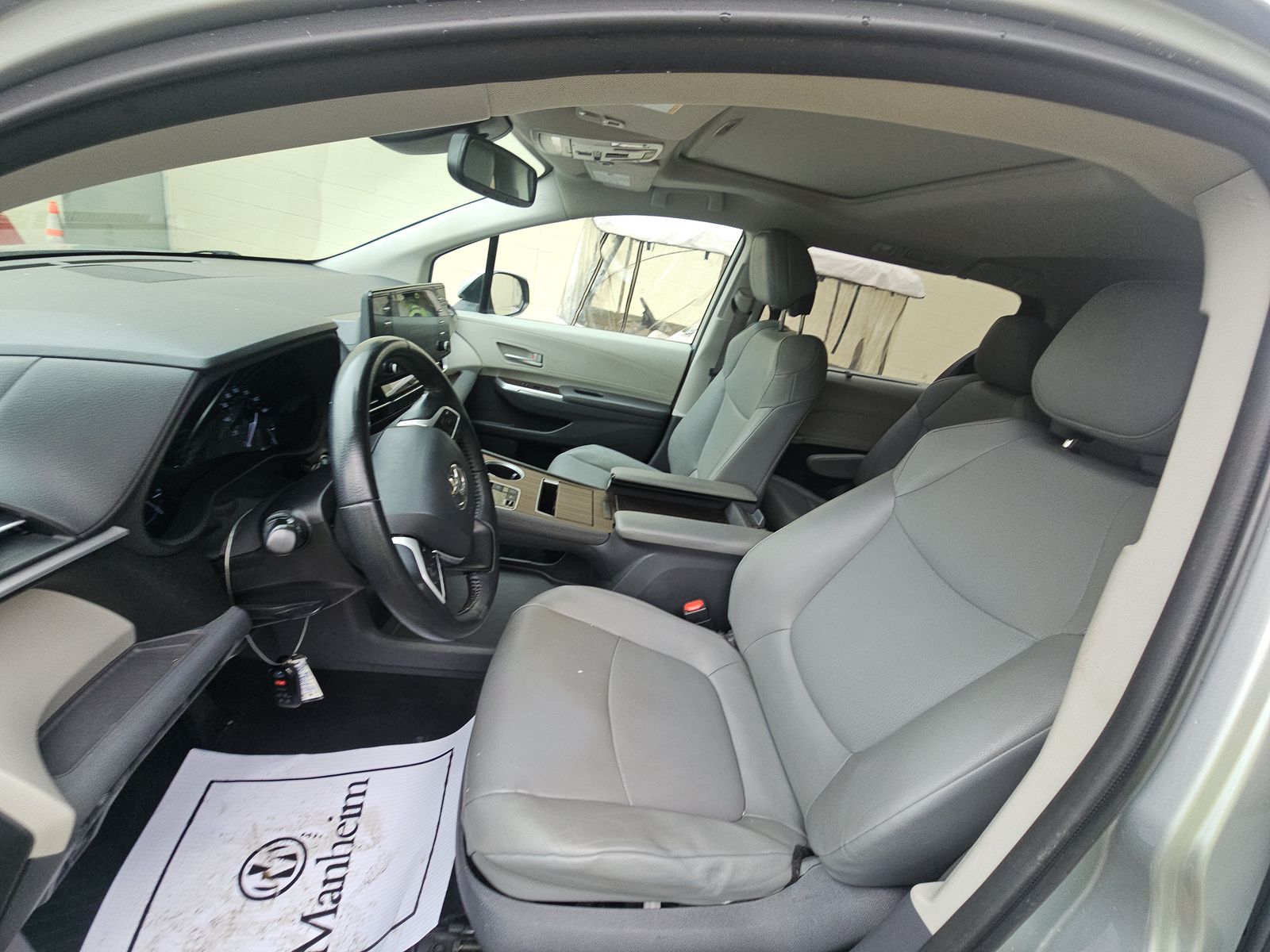 2021 Toyota Sienna XLE FWD