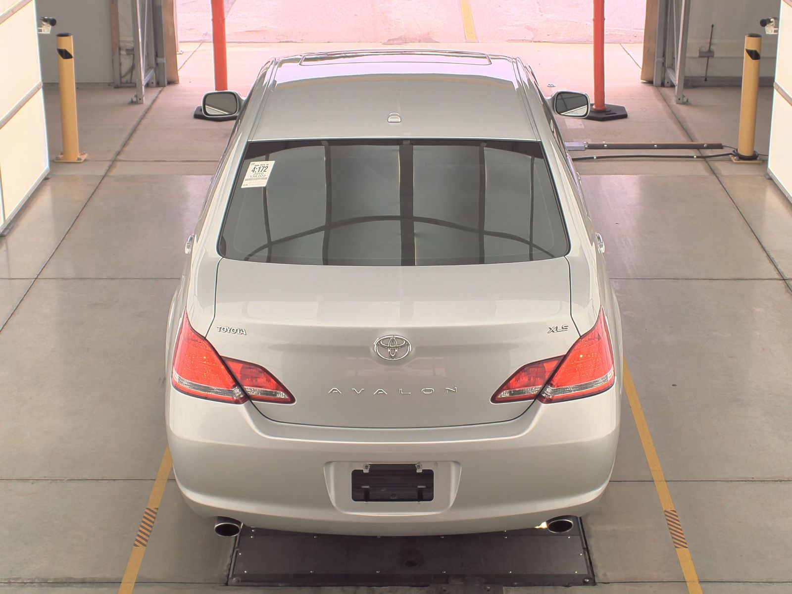 2010 Toyota Avalon XLS FWD