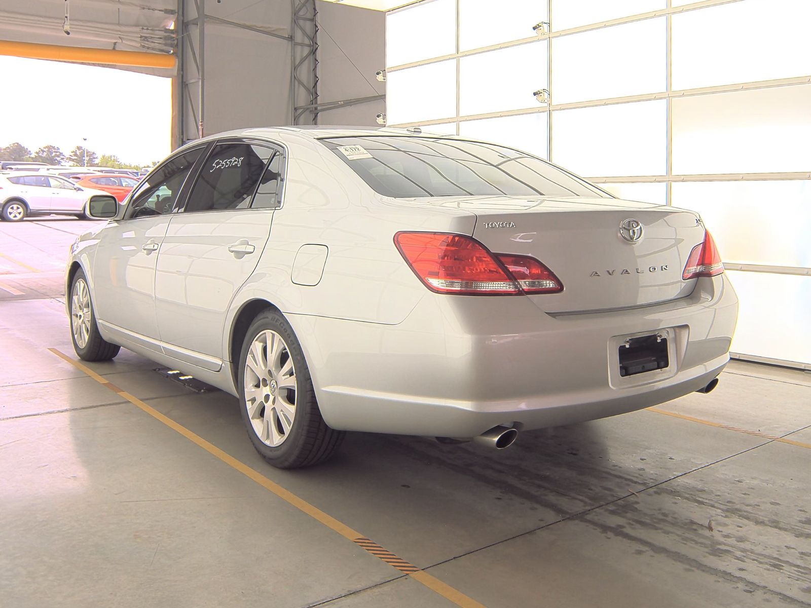 2010 Toyota Avalon XLS FWD