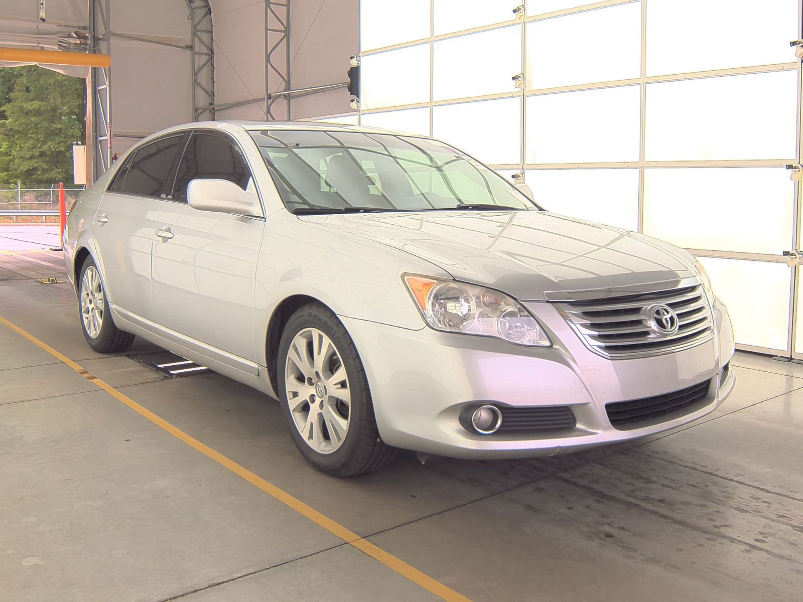 2010 Toyota Avalon XLS FWD