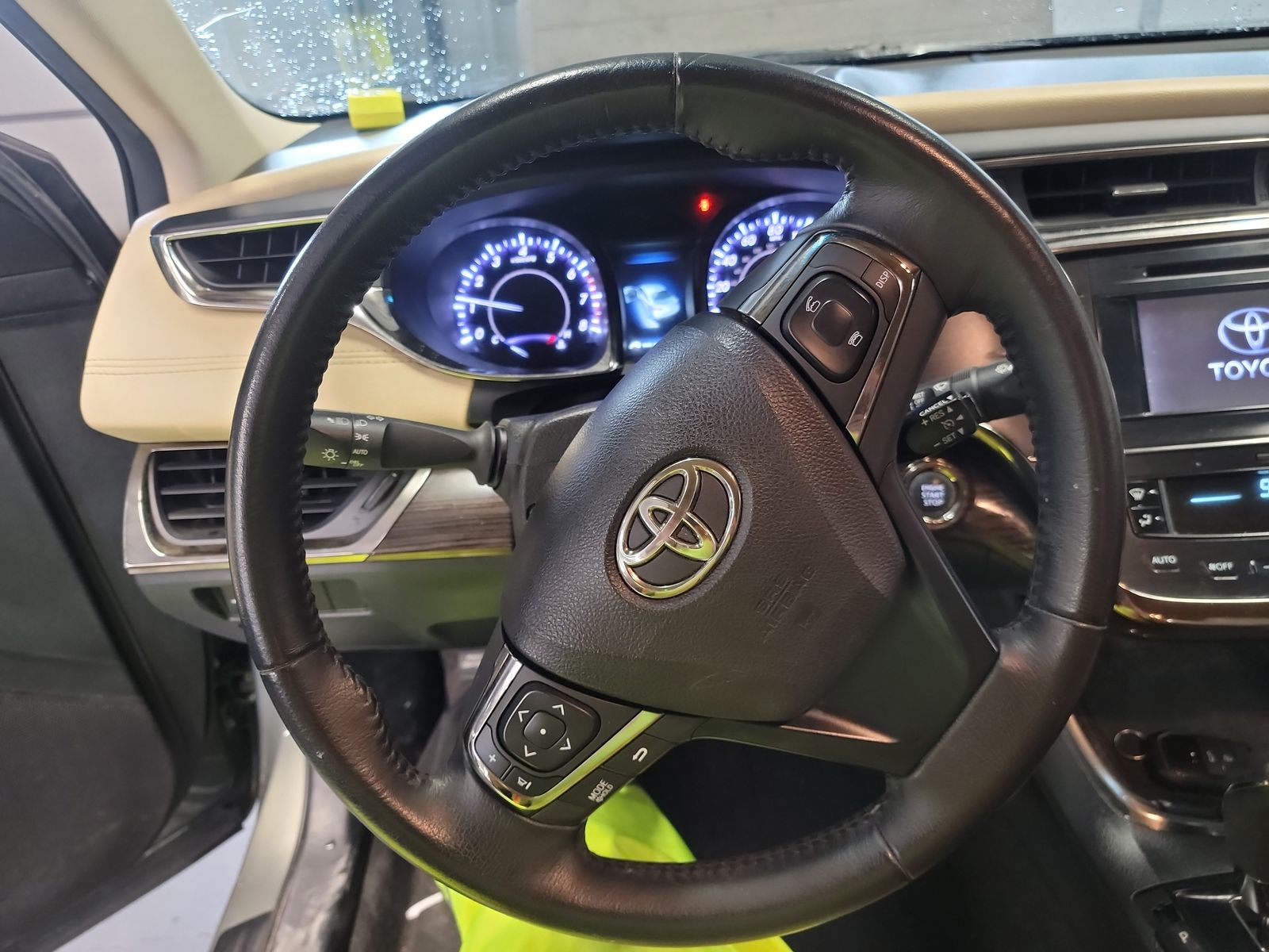 2014 Toyota Avalon XLE FWD