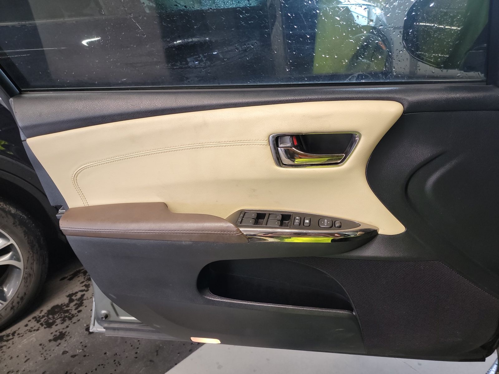 2014 Toyota Avalon XLE FWD