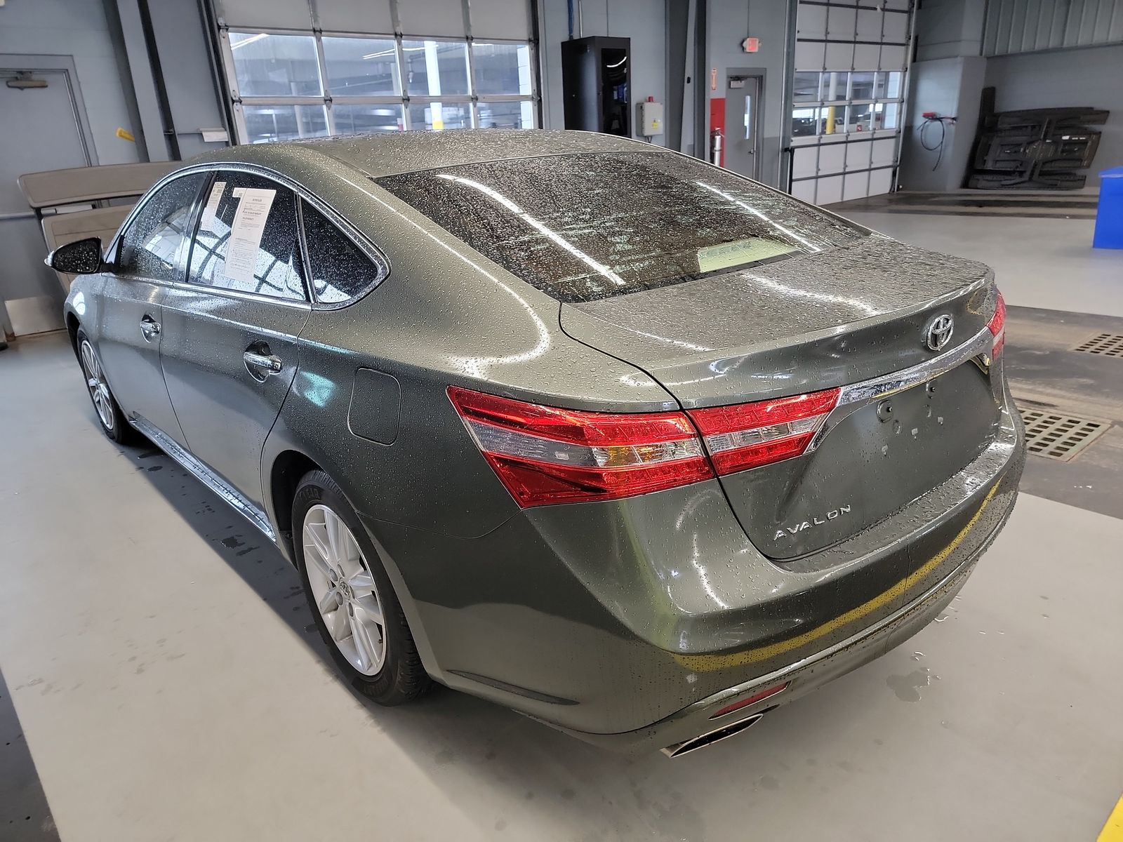 2014 Toyota Avalon XLE FWD