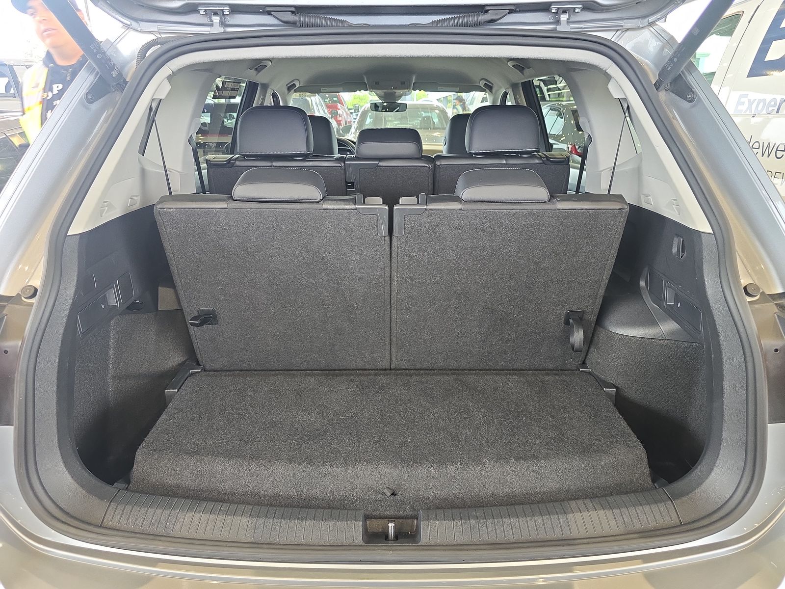 2024 Volkswagen Tiguan 2.0T SE FWD