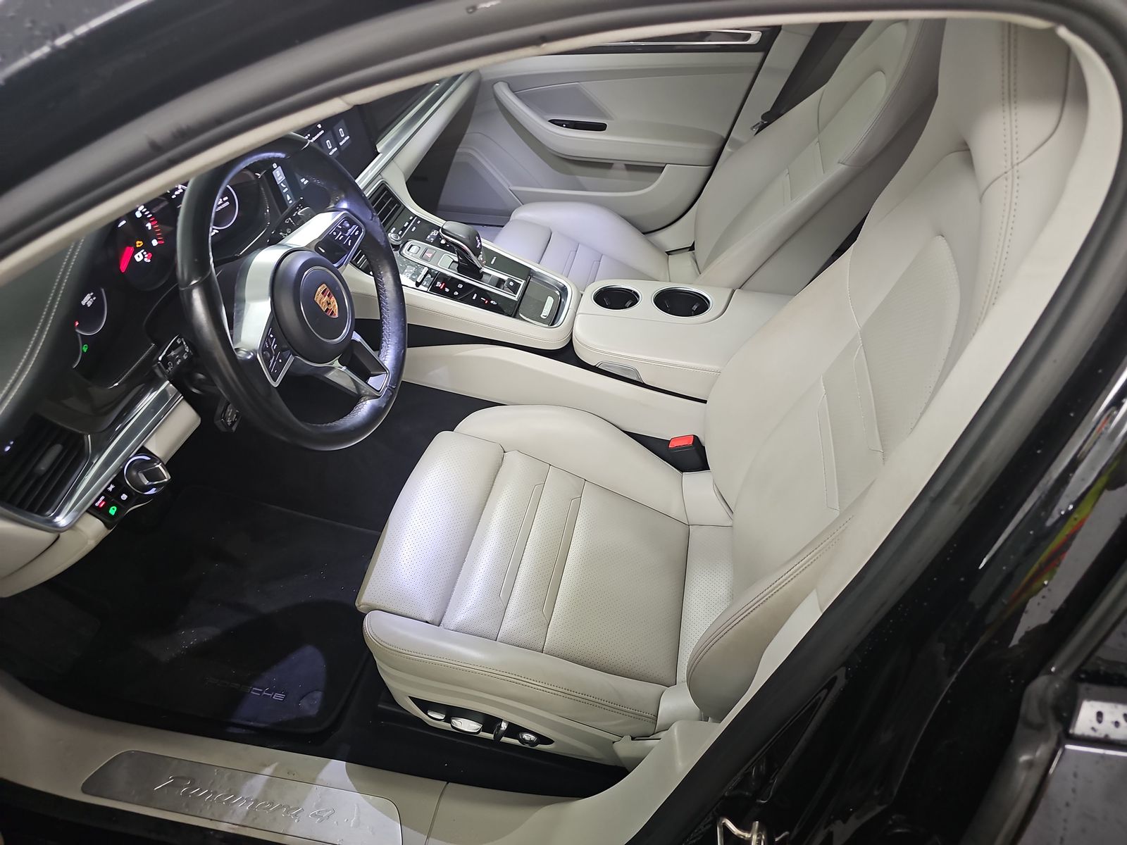 2017 Porsche Panamera 4 AWD