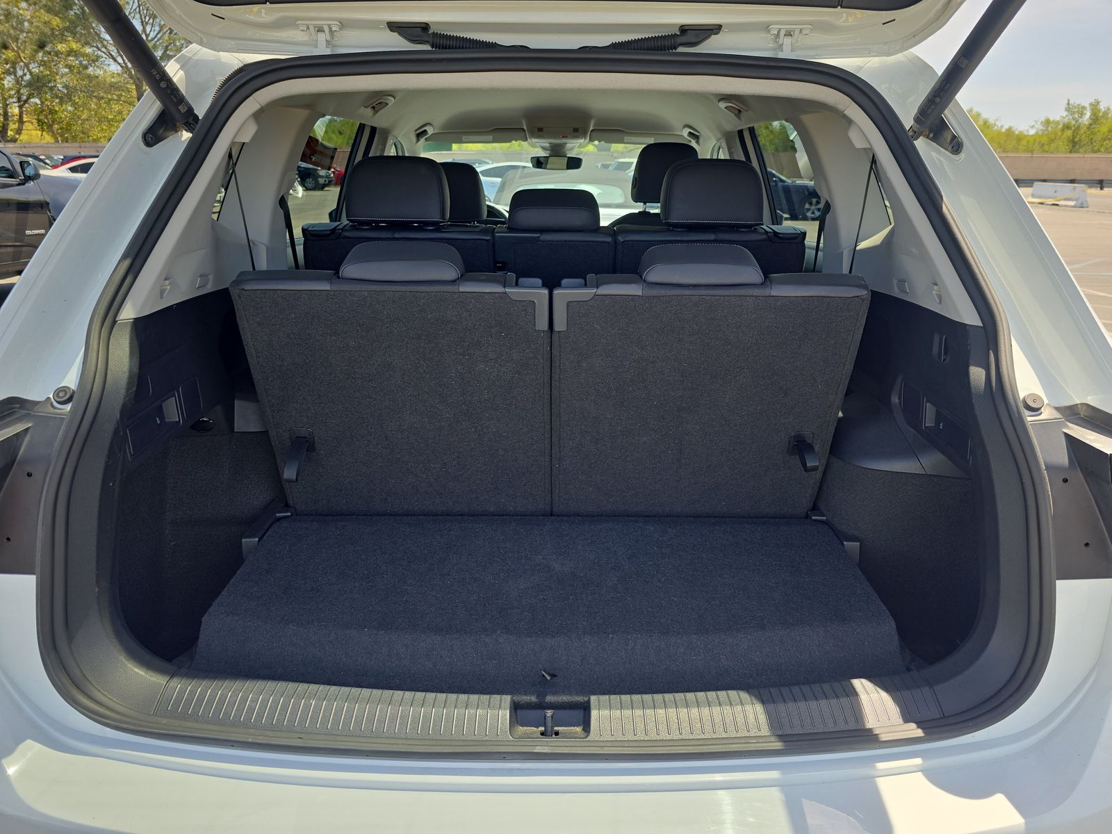 2024 Volkswagen Tiguan 2.0T SE FWD