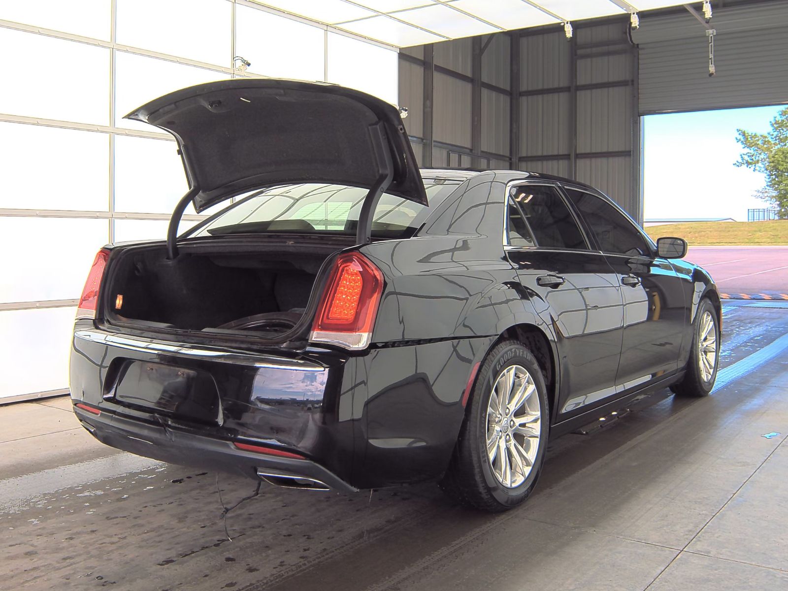 2018 Chrysler 300 Touring L RWD