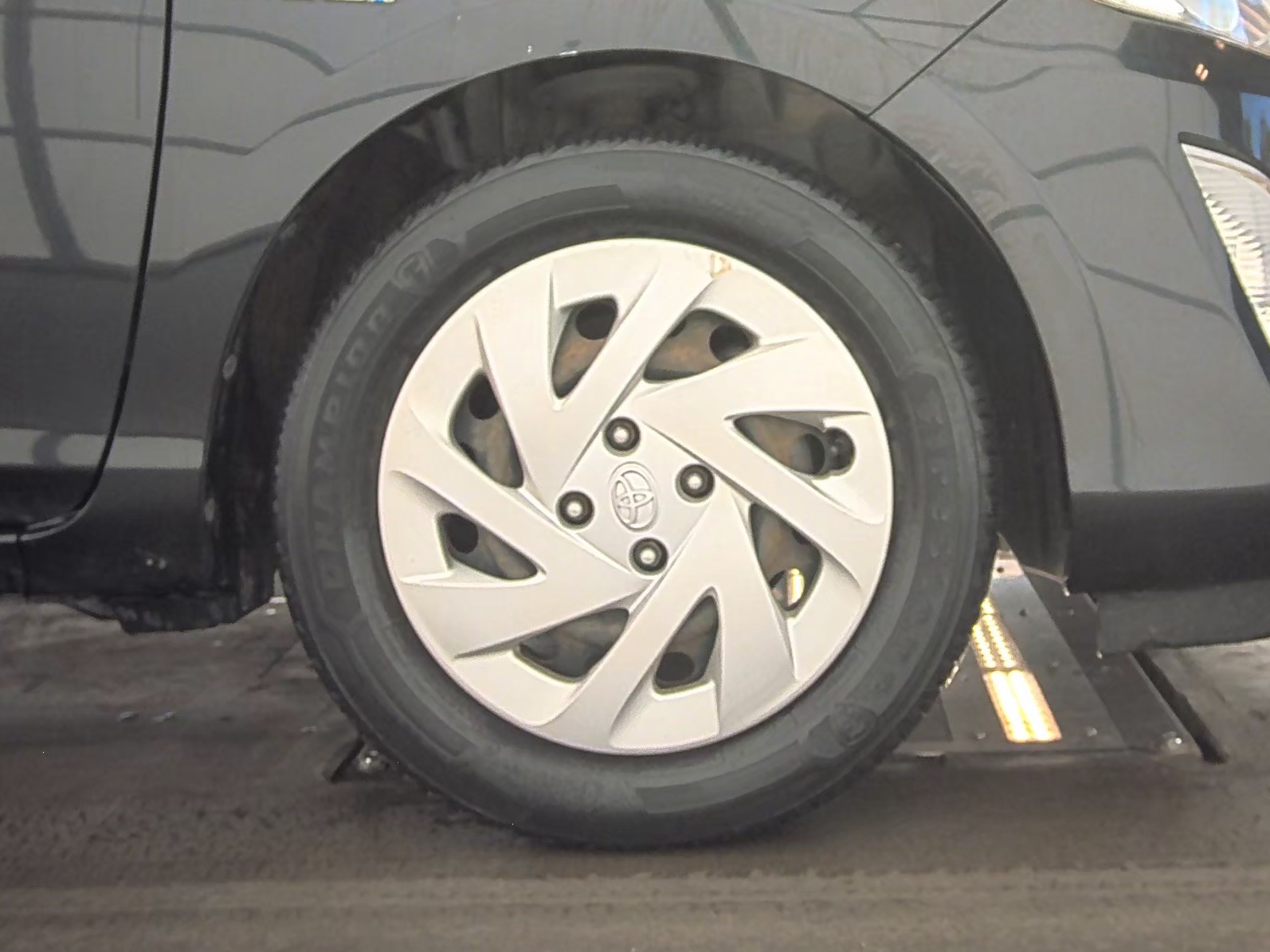 2016 Toyota Prius c Two FWD