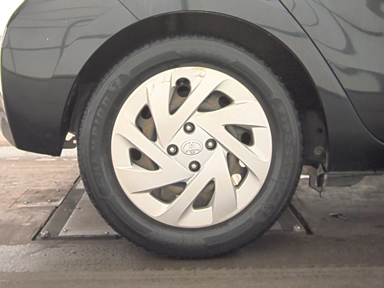 2016 Toyota Prius c Two FWD