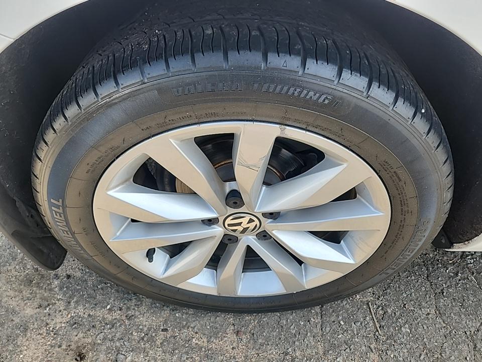 2014 Volkswagen Beetle 2.0L TDI FWD