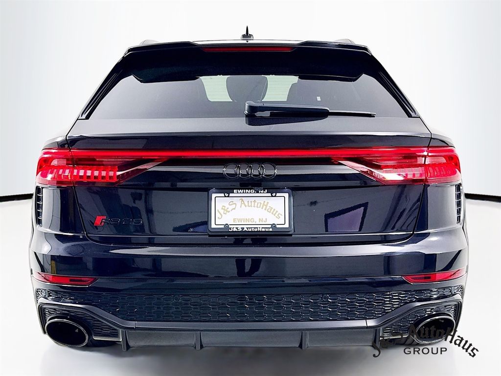 Audi RS Q8 снимка Audi RS Q8