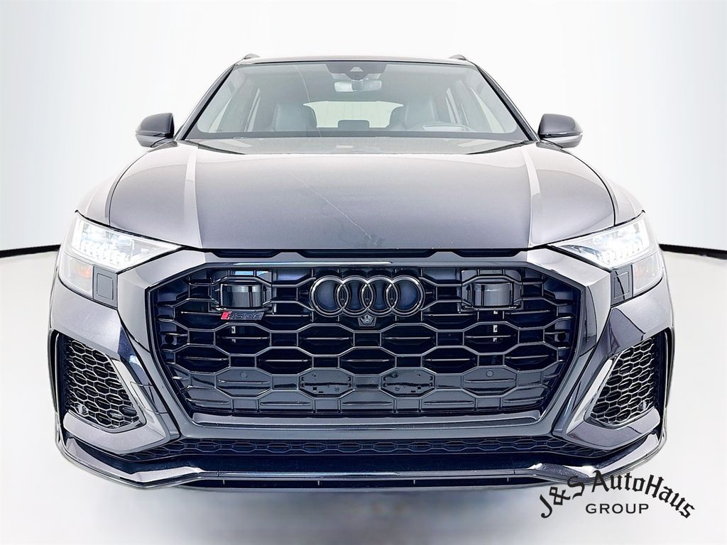 Audi RS Q8 снимка Audi RS Q8