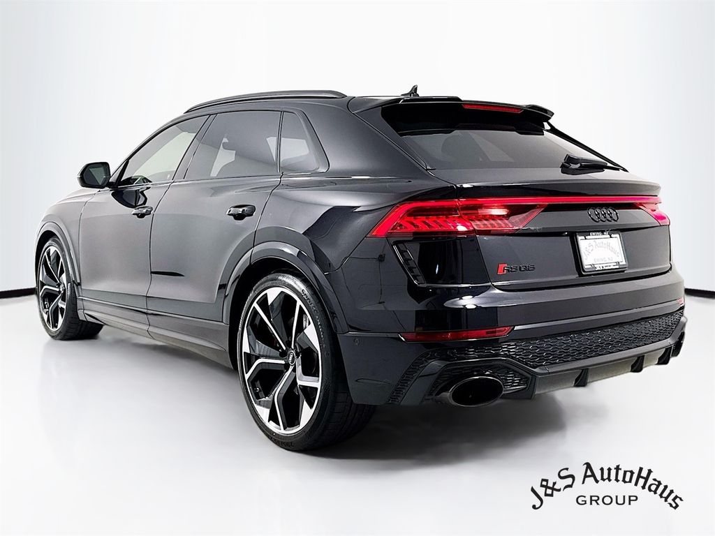 Audi RS Q8 снимка Audi RS Q8