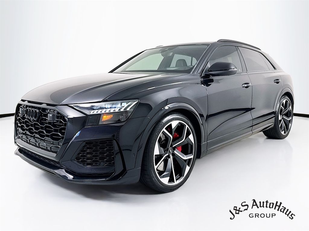Audi RS Q8 снимка Audi RS Q8