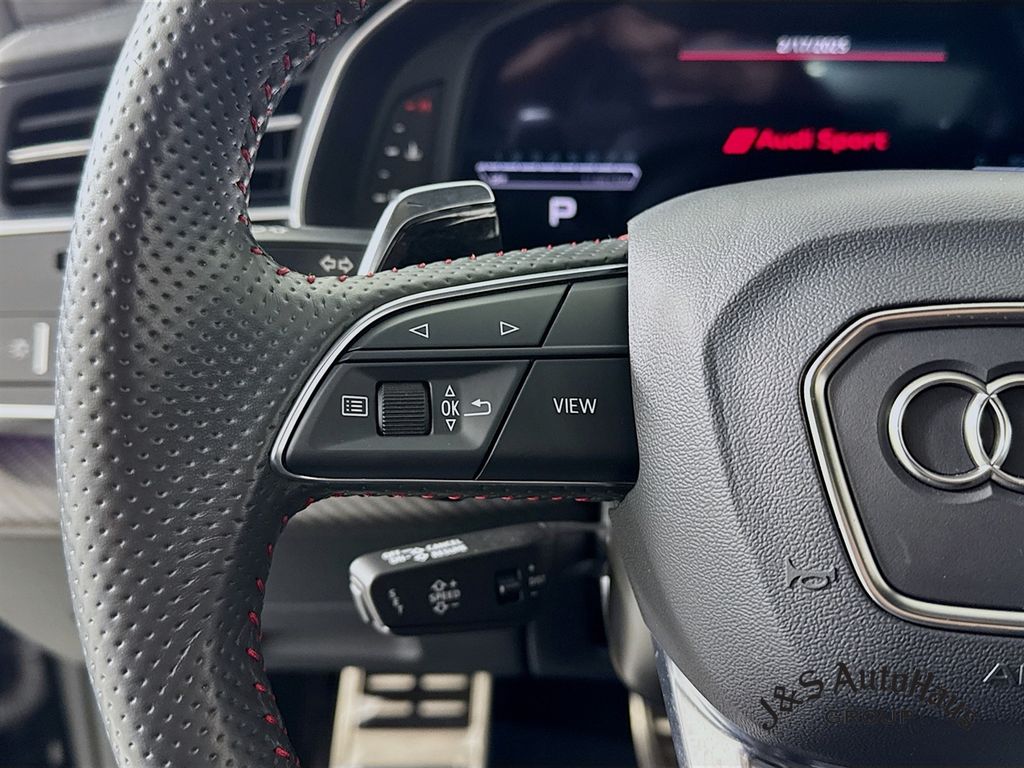 Audi RS Q8 снимка Audi RS Q8