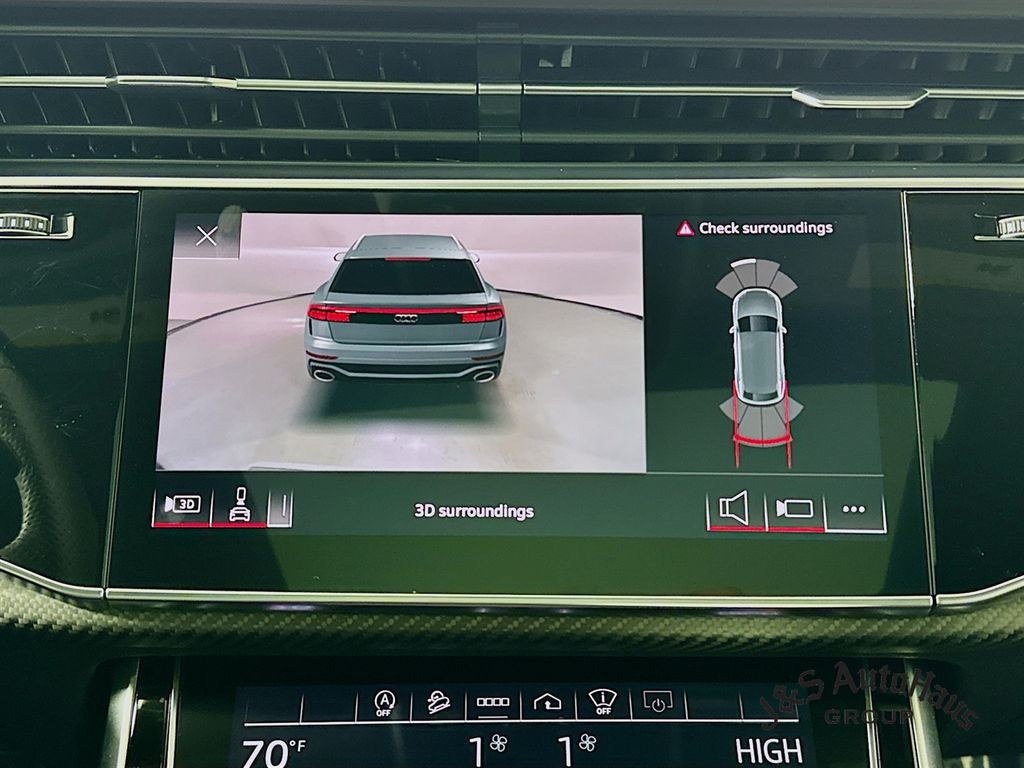 Audi RS Q8 снимка Audi RS Q8