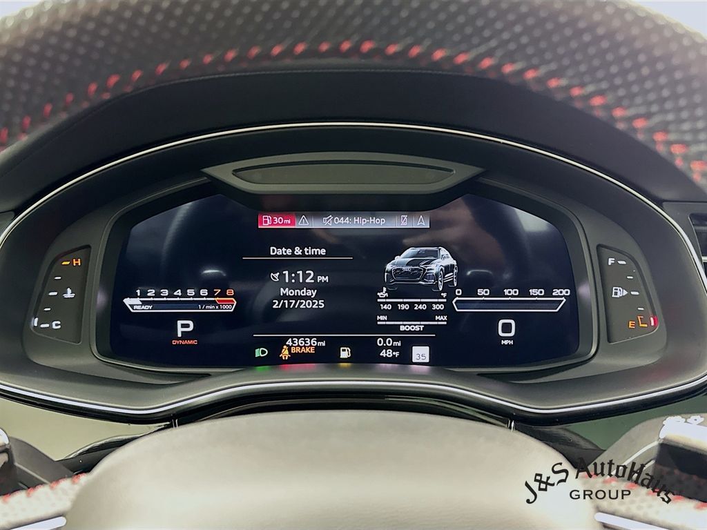 Audi RS Q8 снимка Audi RS Q8