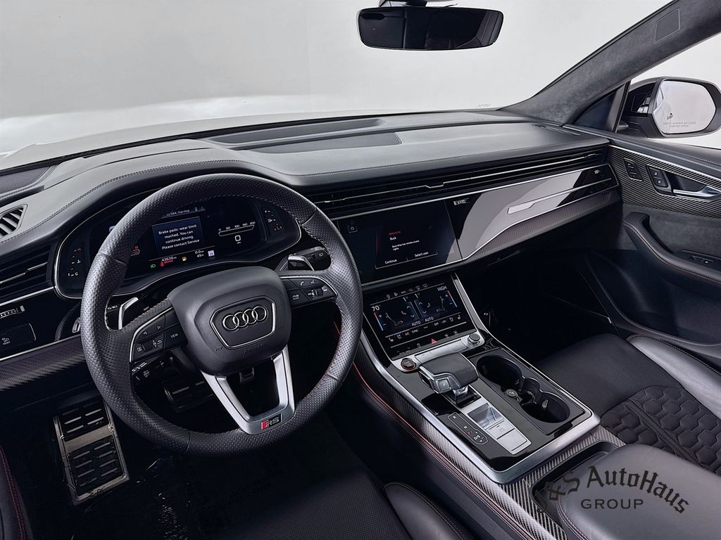Audi RS Q8 снимка Audi RS Q8