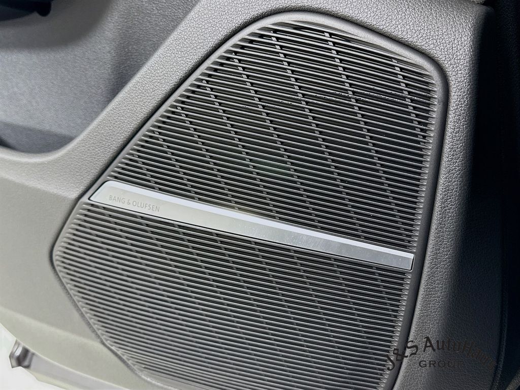 Audi RS Q8 снимка Audi RS Q8