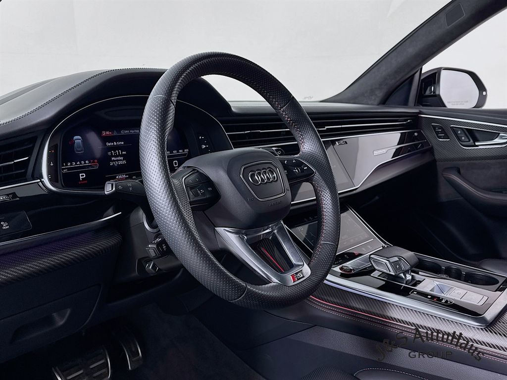 Audi RS Q8 снимка Audi RS Q8