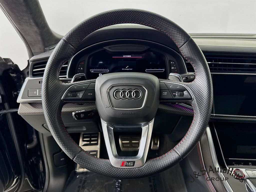 Audi RS Q8 снимка Audi RS Q8