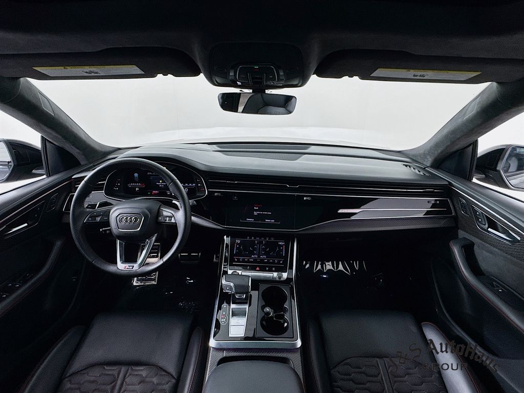 Audi RS Q8 снимка Audi RS Q8