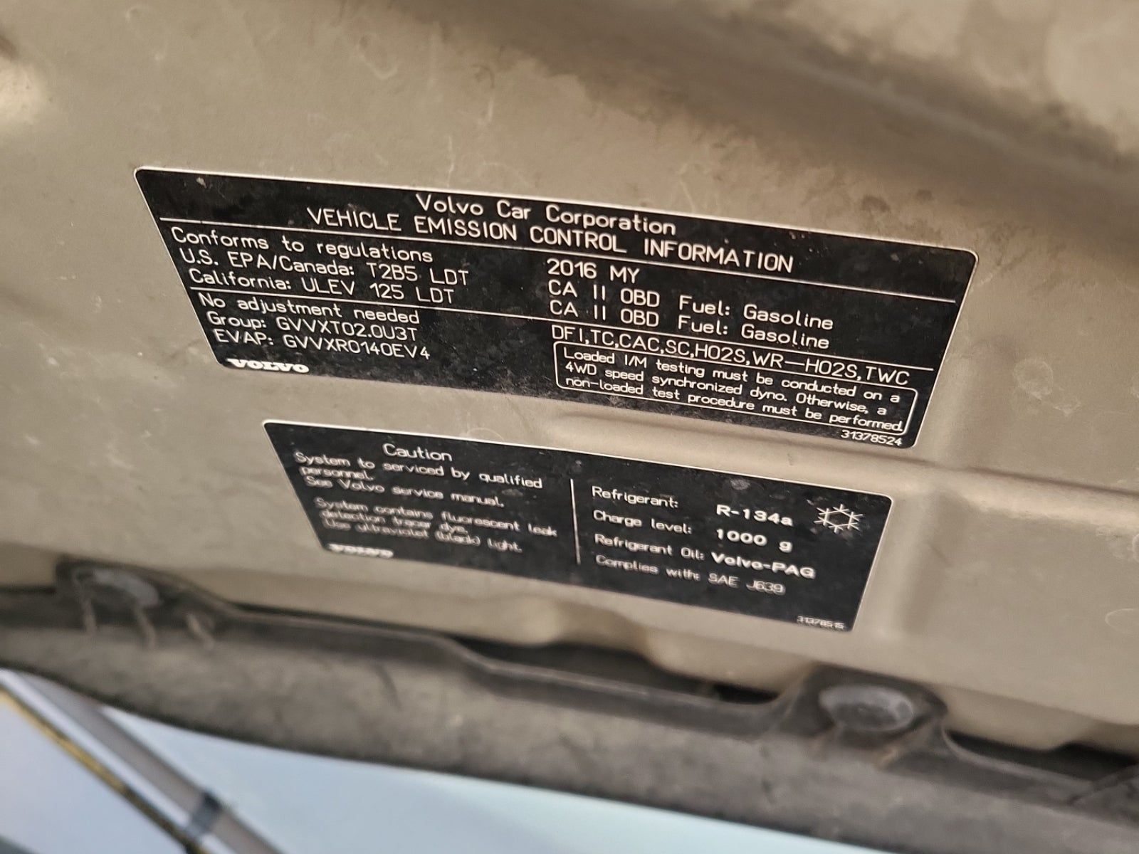 2016 Volvo XC90 T6 Momentum AWD