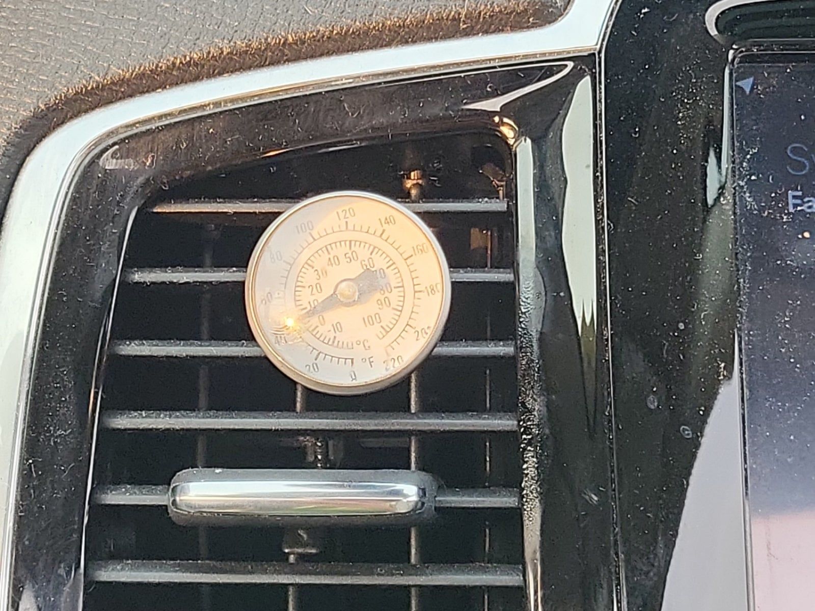 2016 Volvo XC90 T6 Momentum AWD