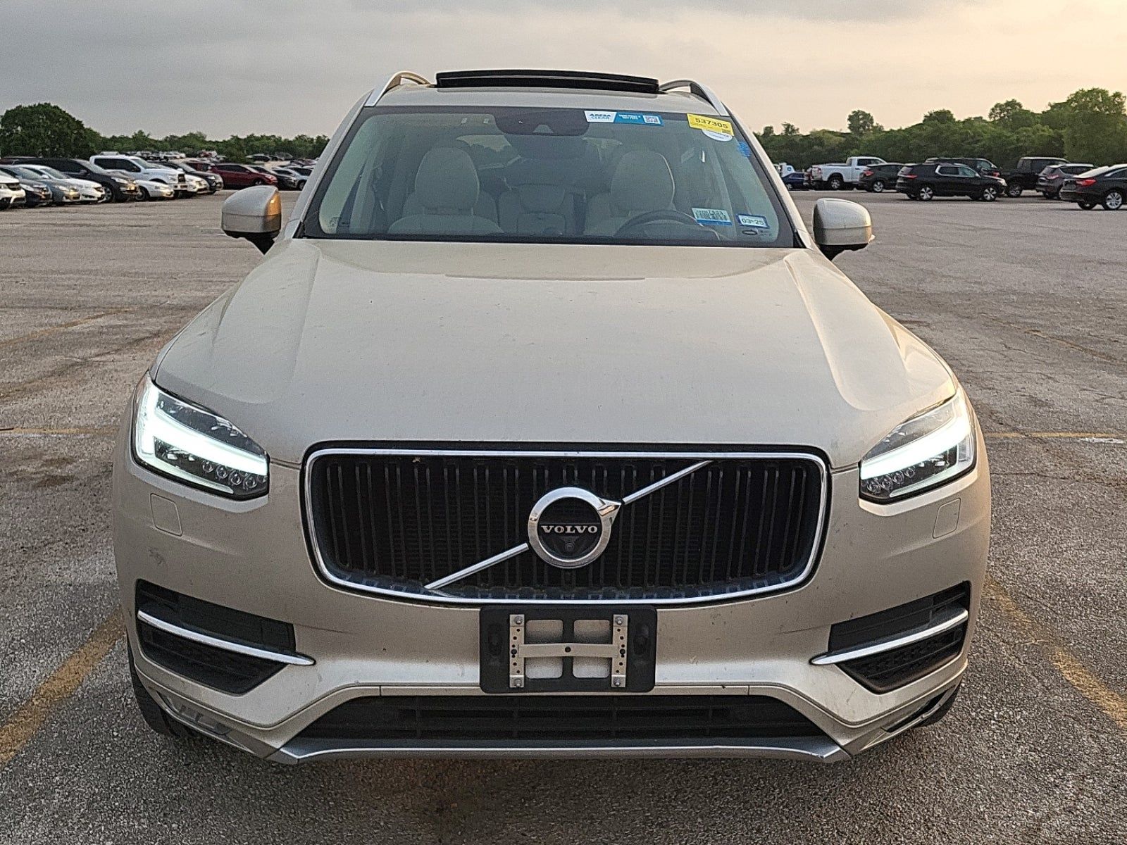 2016 Volvo XC90 T6 Momentum AWD