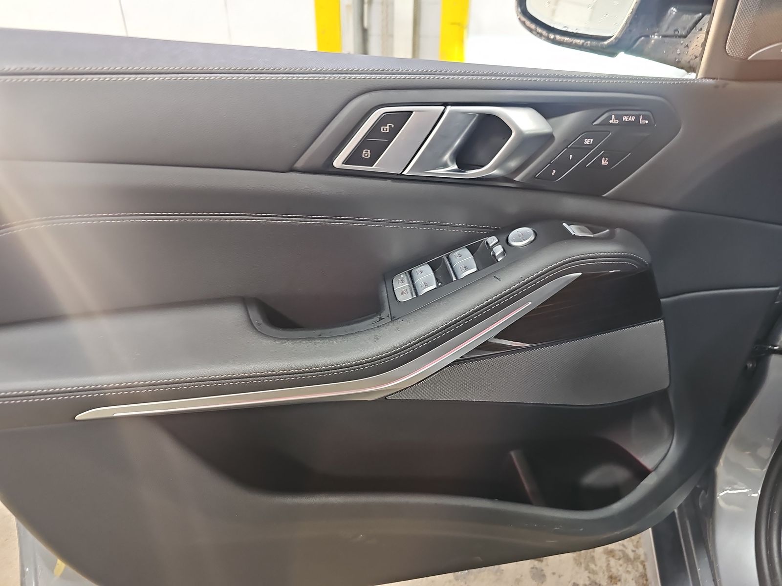 2025 BMW X7 xDrive40i AWD