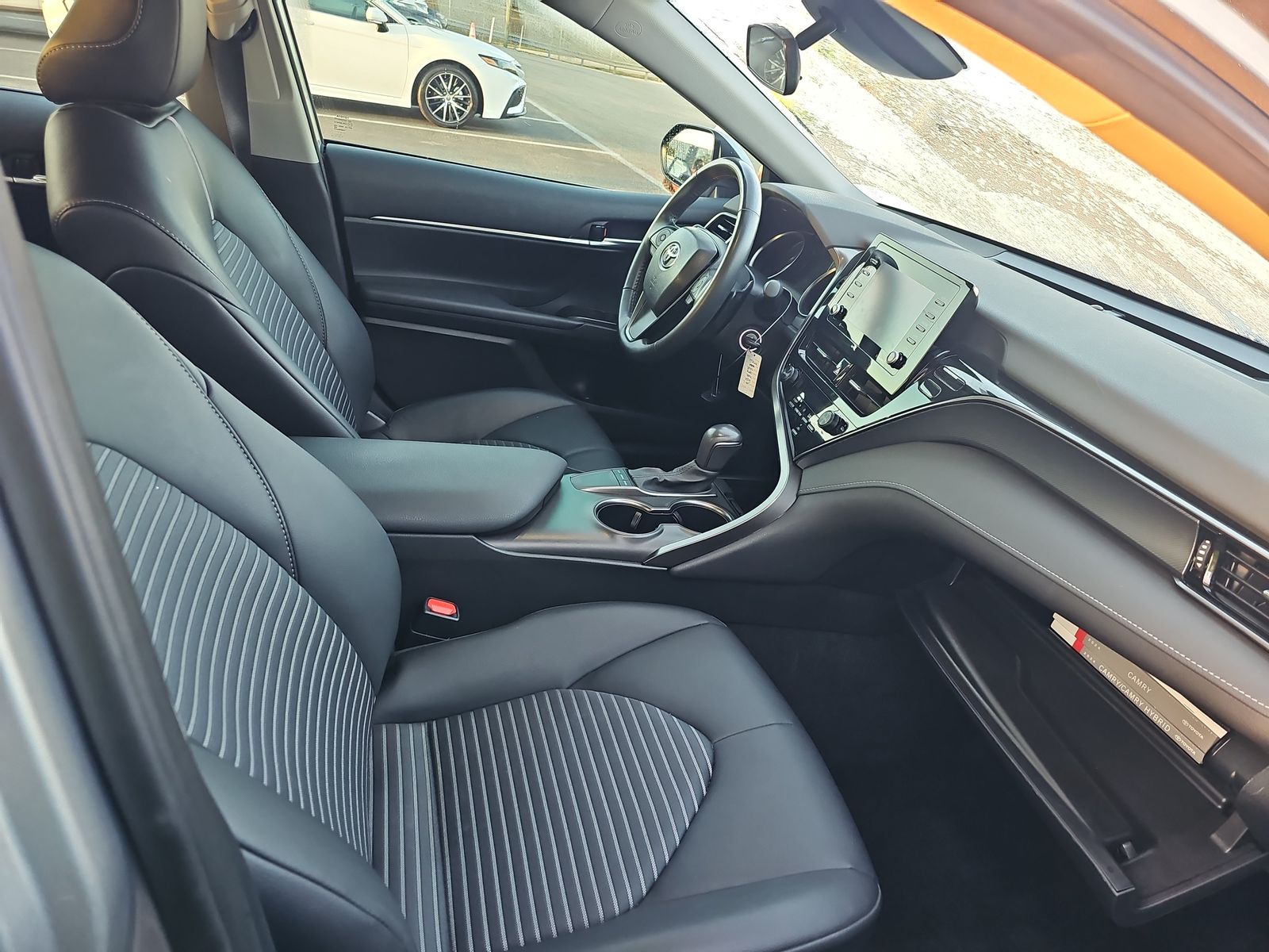 2024 Toyota Camry SE FWD