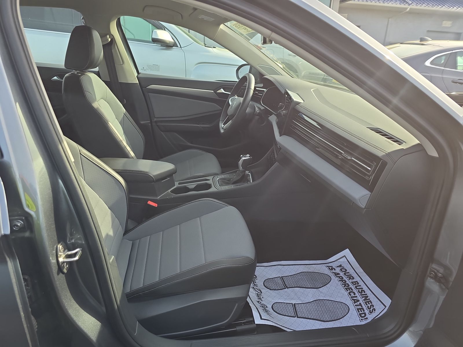 2025 Volkswagen Jetta 1.5T SE FWD